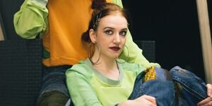 Image of two female models.