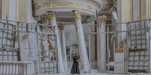 Image of a broken building.