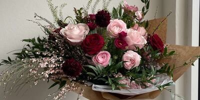 Image of a bouquet of roses.