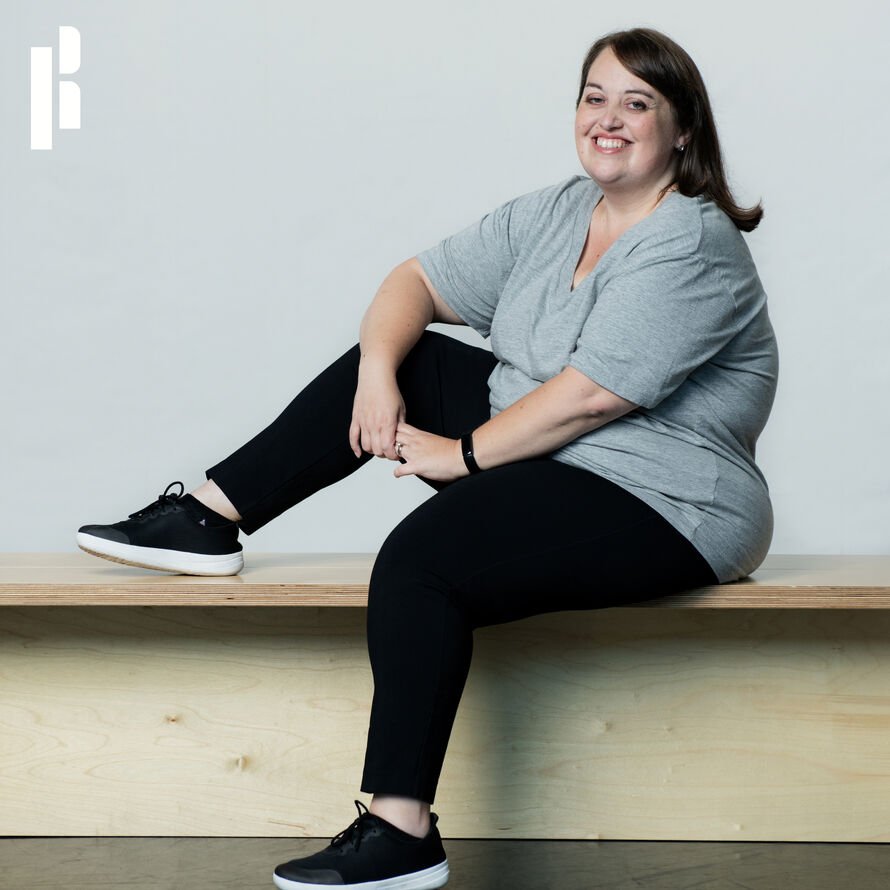 Picture o f emma on a bench